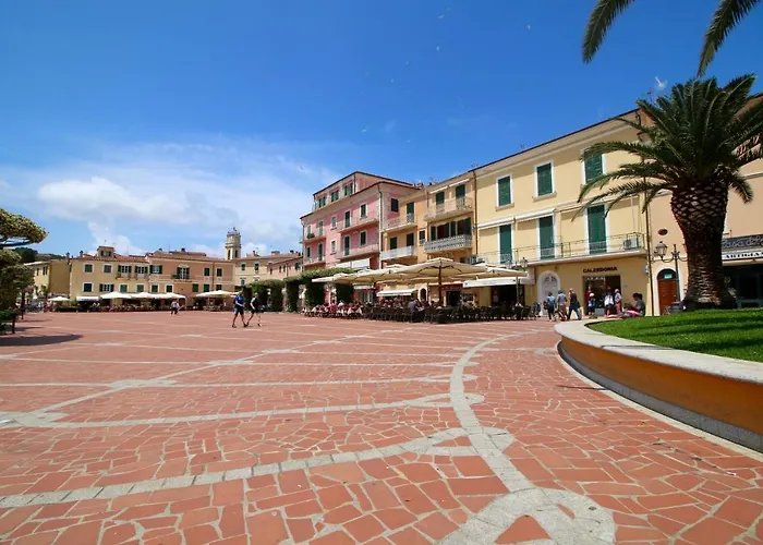 Little Italy Порт-Аццурро